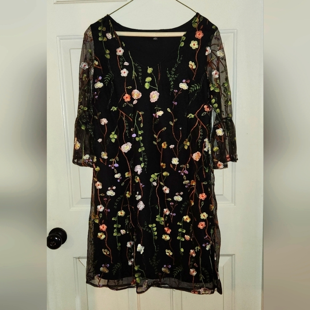 Spense Black Embroidered Floral Dress Sheer Overlay Size 4 - Picture 3 of 7